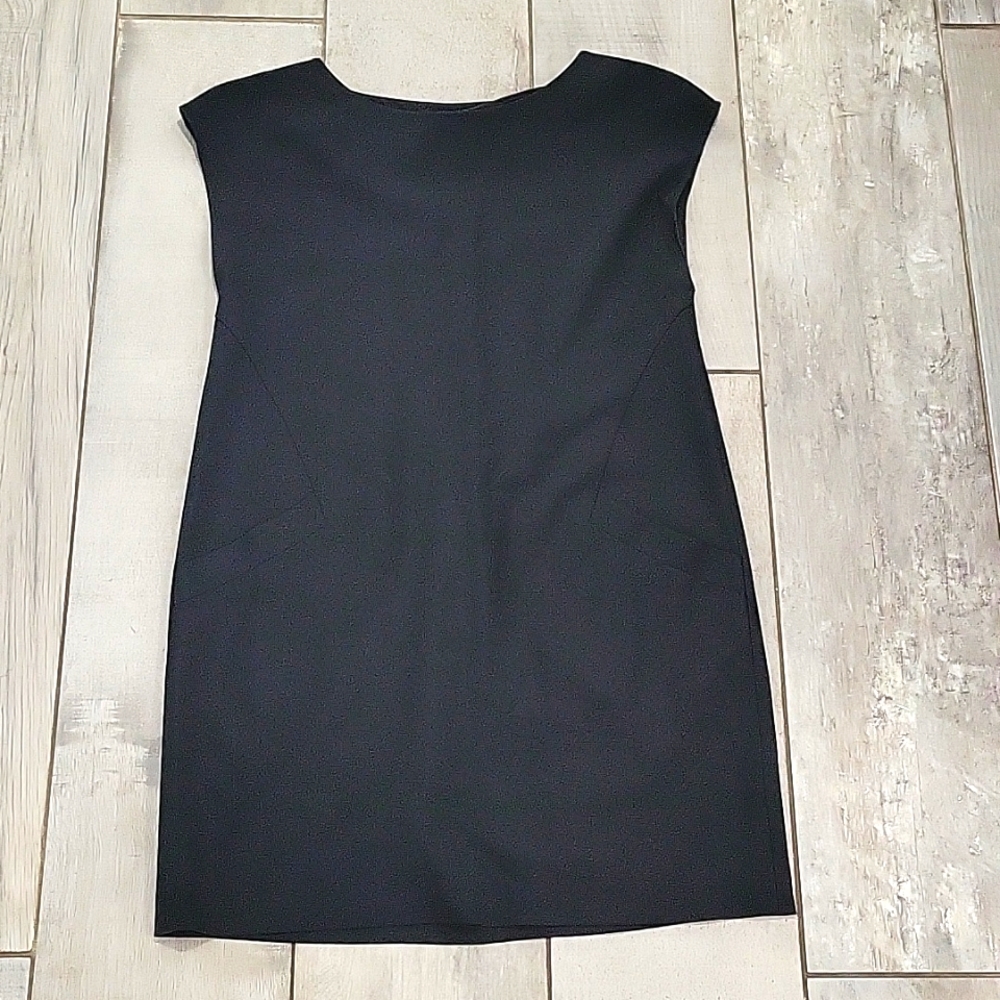 Theory  simple black mini dress with pockets size 8 #33